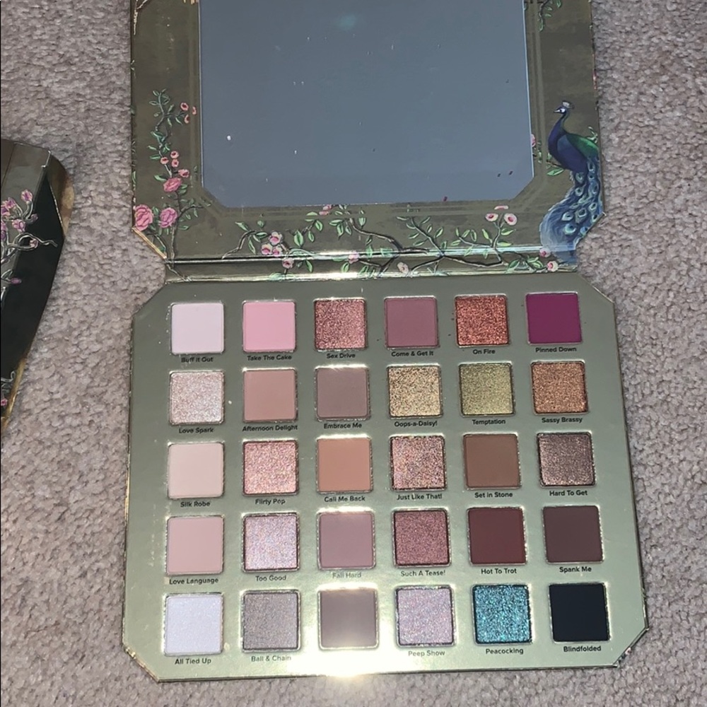 Too faced natural lust pallete! - Picture 4 of 4